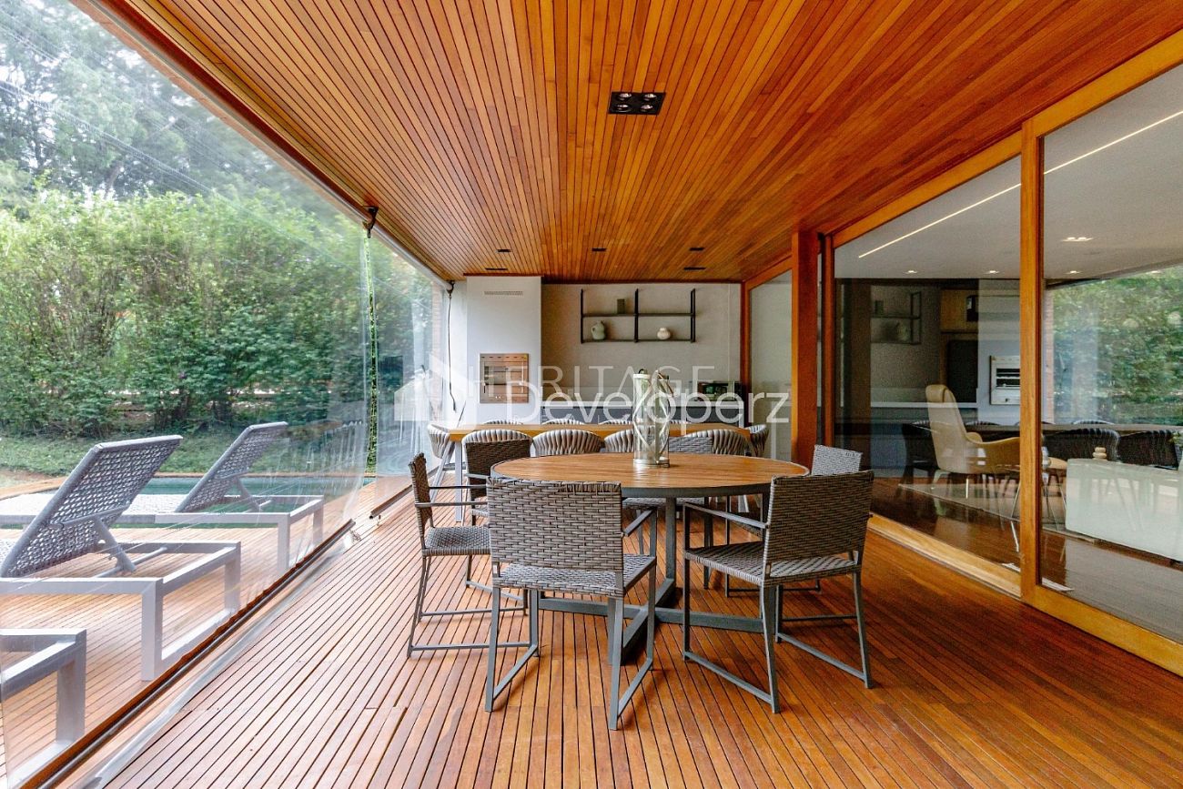 CASA COM 464 M², NO CONDOMÍNIO FAZENDA BOA VISTA