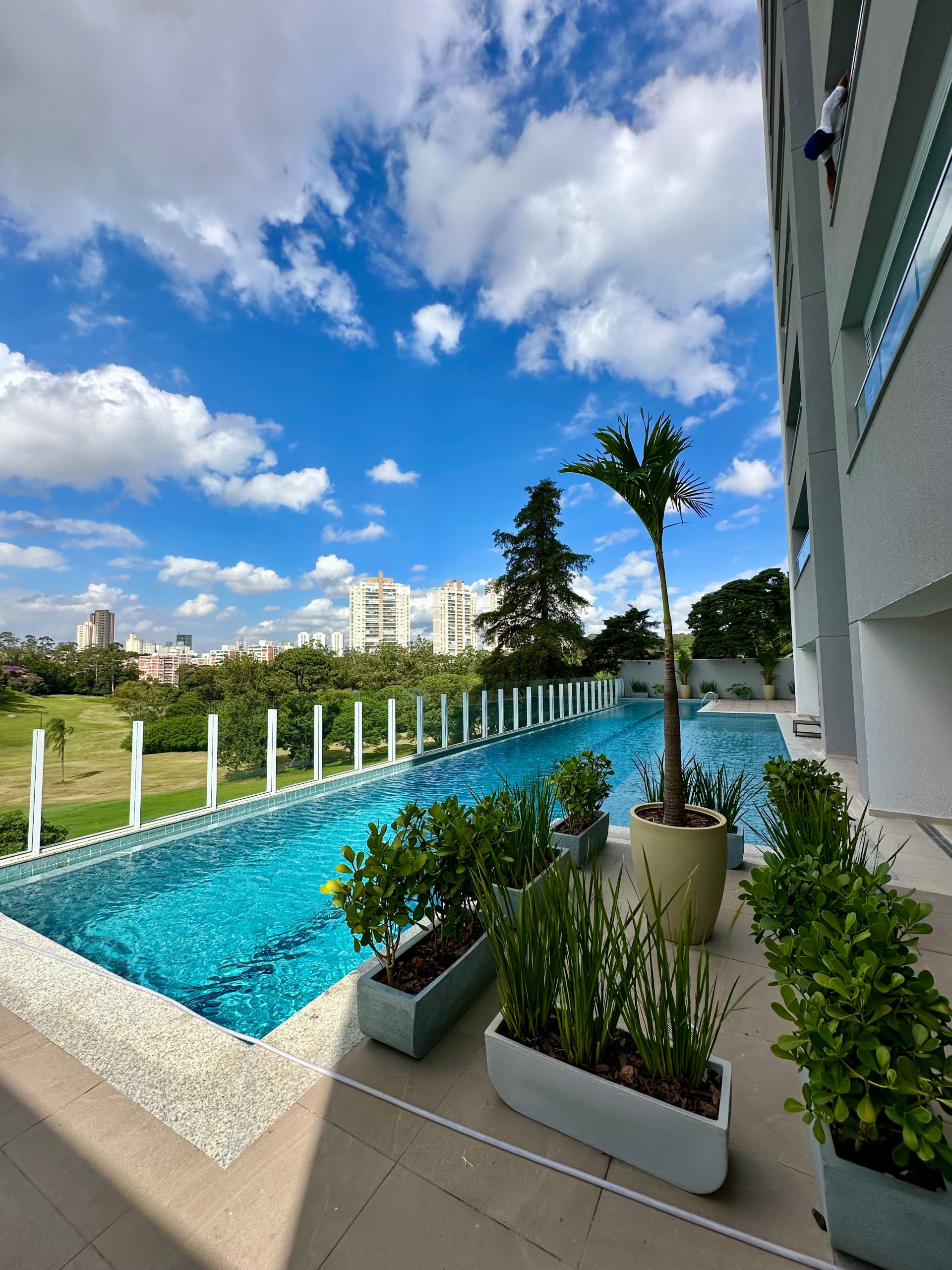 Piscina com Borda Infinita
