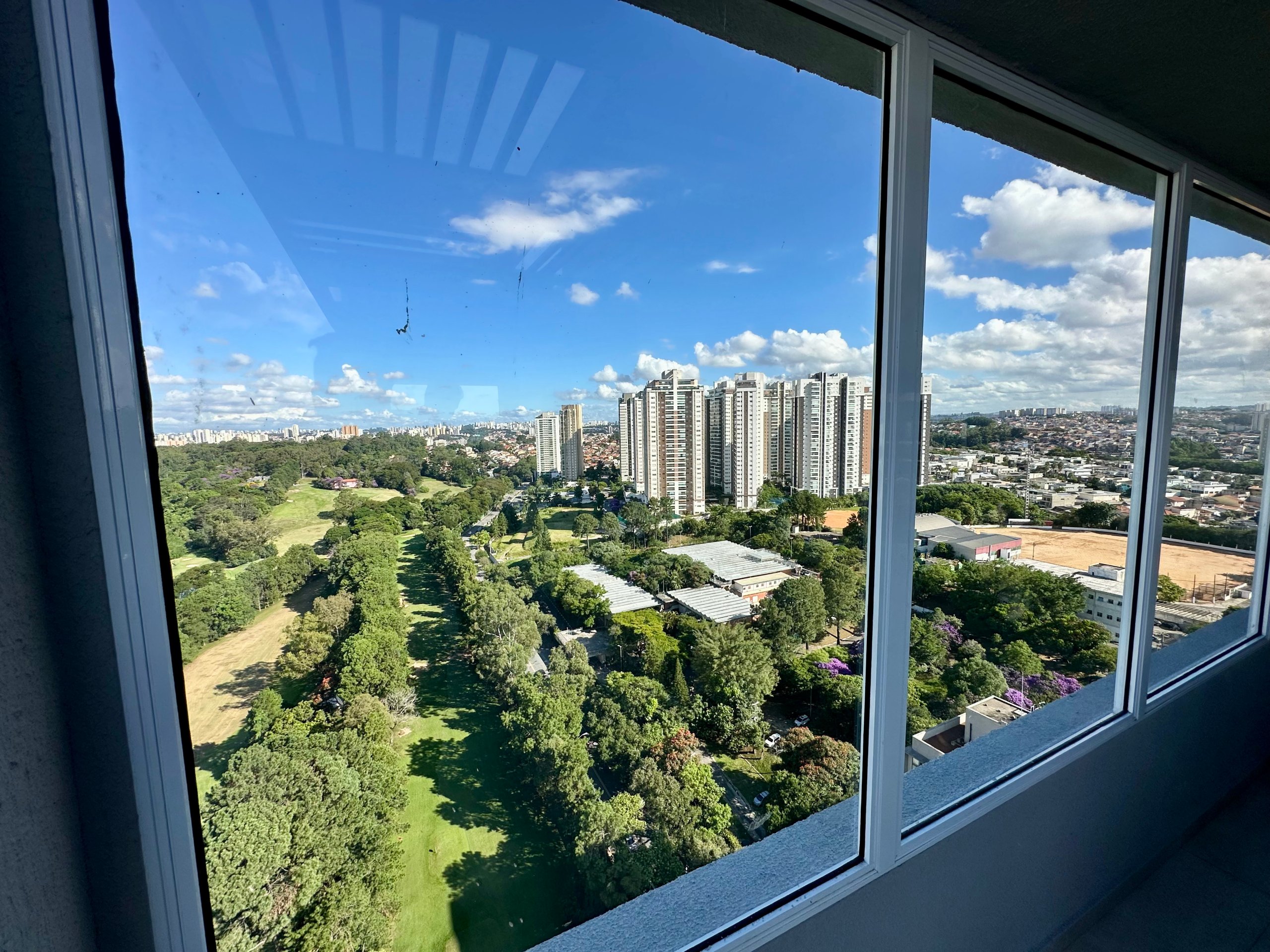 Vista para o verde do bairro